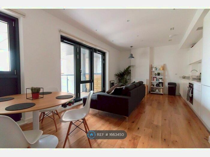 1 Bedroom Flat To Rent In Grand Regent Tower, London, E2