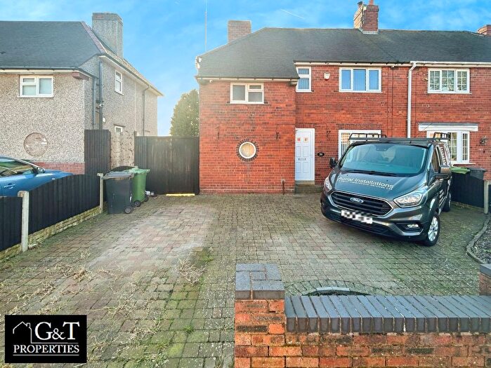 3 Bedroom Semi-Detached House To Rent In Tiled House Lane, Brierley Hill, DY5