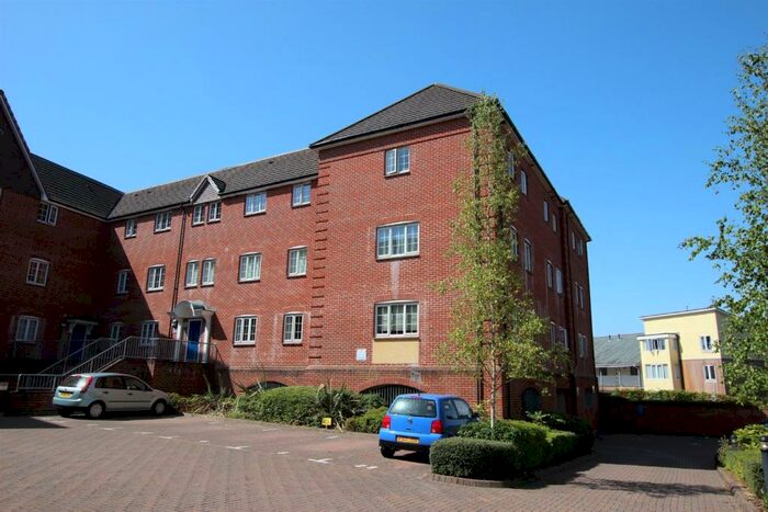 2 Bedroom Apartment To Rent In Peel Close, Verwood, BH31