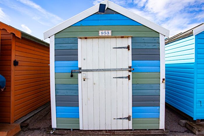 Chalet For Sale In Cliff Road, Old Felixstowe, Felixstowe, IP11