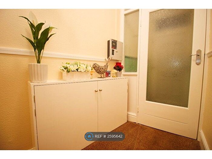 1 Bedroom Flat To Rent In Claremont, Filey, YO14
