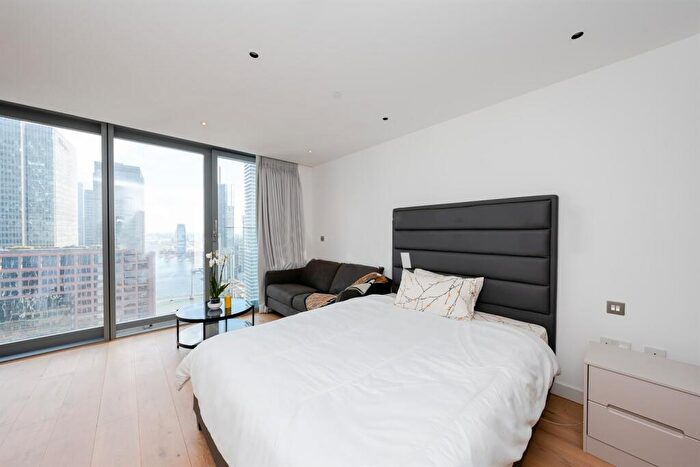 Apartment To Rent In Marsh Wall, Landmark Pinnacle, E14