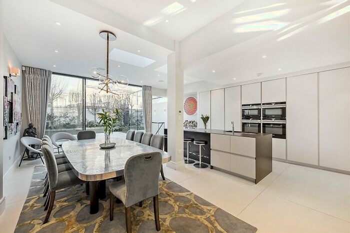 6 Bedroom Terraced House To Rent In Fairlawn Grove, Chiswick, London, W4