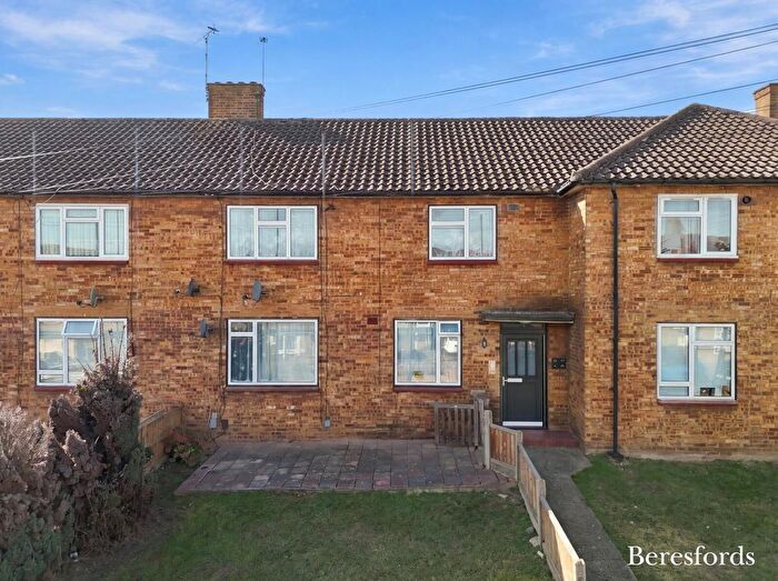 1 Bedroom Maisonette For Sale In Preston Road, Romford, RM3