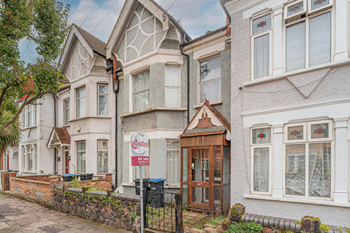 3 Bedroom House For Sale In Tottenhall Road, London, N13