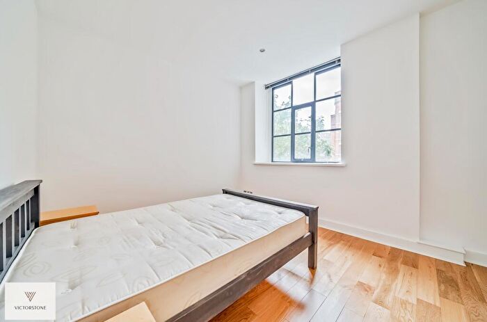 2 Bedroom Apartment To Rent In Saxon House, Thrawl Street, Spitalfields, London, E1