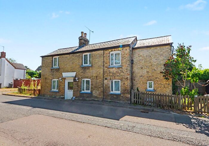 4 Bedroom Detached House For Sale In Greenfield Road, Pulloxhill, Bedford, Bedfordshire, MK45