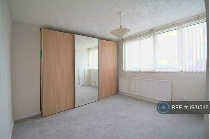 4 Bedroom Semi-Detached House To Rent In Cleviston Park, Llangennech, Llanelli, SA14