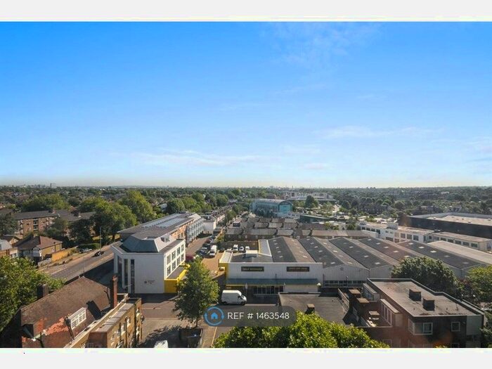 2 Bedroom Flat To Rent In The Towers, Richmond, TW9