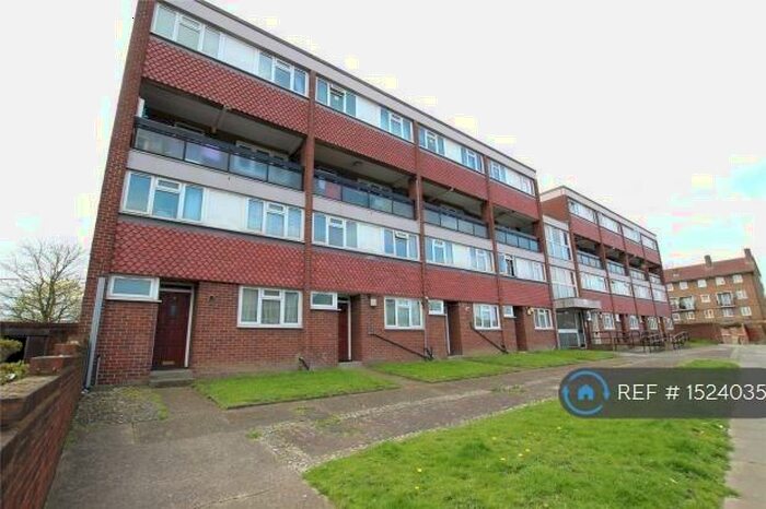 3 Bedroom Maisonette To Rent In John Wilson Street, London, SE18