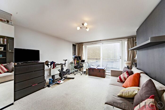 Studio To Rent In Smugglers Way, London, SW18