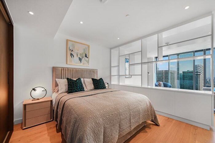 Flat To Rent In Landmark Pinnacle, Marsh Wall, E14