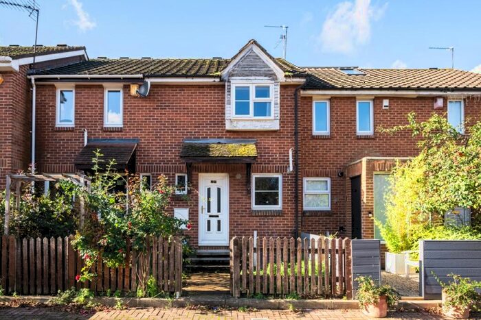 2 Bedroom Terraced House To Rent In Lavender Road Rotherhithe, SE16