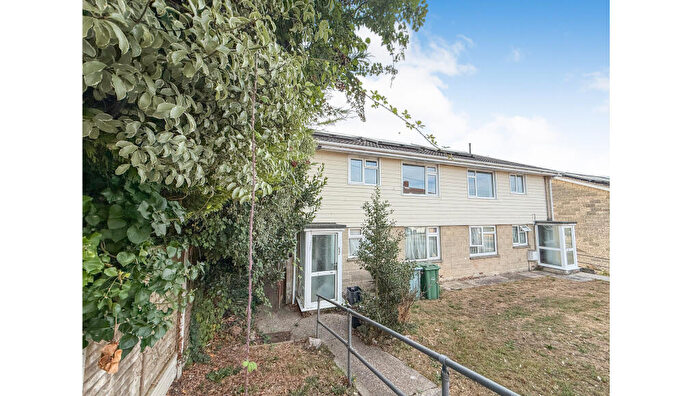 2 Bedroom Flat For Sale In Flat St. Saviours Road, Totland Bay, Isle Of Wight, PO39