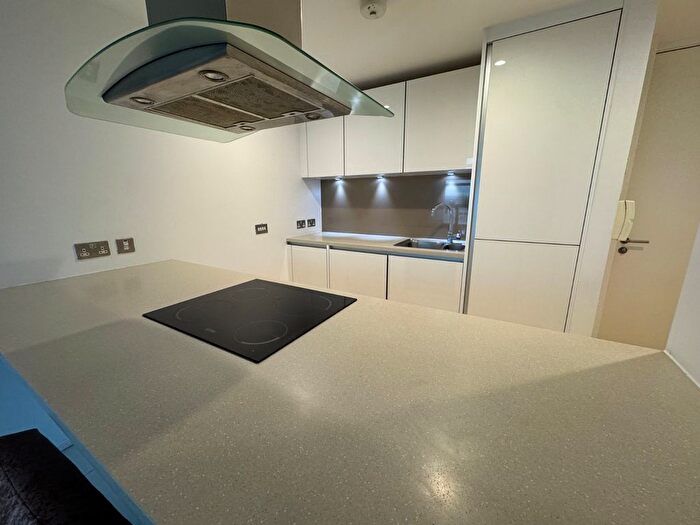 1 Bedroom Flat To Rent In Canal Street, Nottingham, Nottinghamshire, NG1