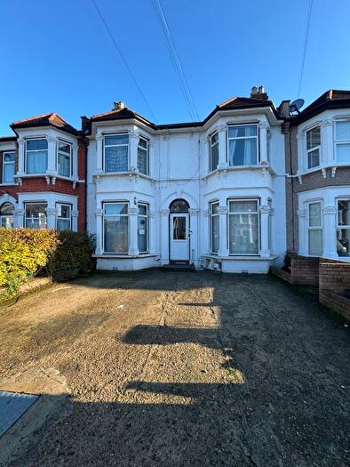 1 Bedroom Flat To Rent In Kingswood, London, IG3