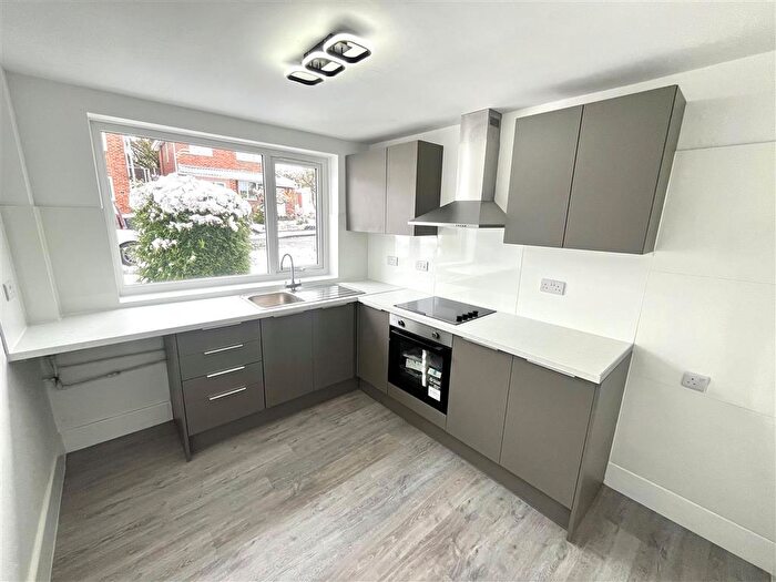 3 Bedroom House To Rent In Bosworth Drive, Newthorpe, Nottingham, NG16