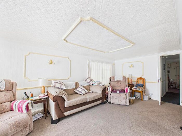 2 Bedroom Park Home For Sale In Seaholme Road, Mablethorpe, LN12