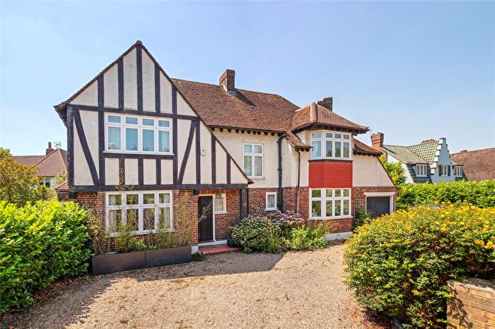 4 Bedroom Detached House For Sale In Brooklands Park, Blackheath, London, SE3