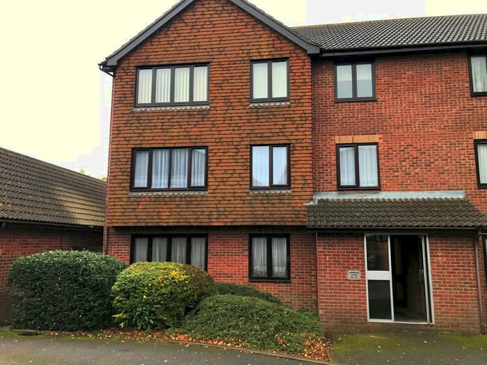 1 Bedroom Flat To Rent In Dover Road, Folkestone, CT19