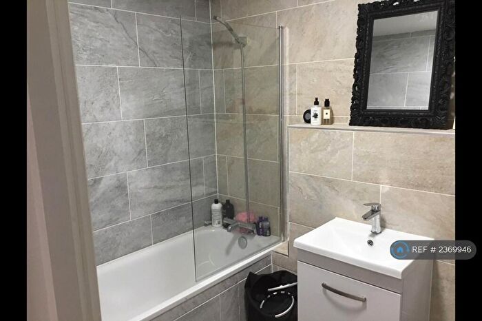 1 Bedroom Flat To Rent In Oakfield House, London, E17