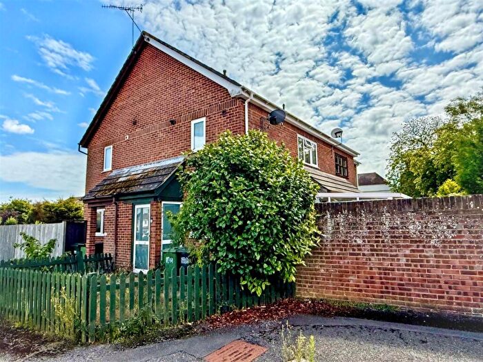 1 Bedroom End Of Terrace House For Sale In Sorrel Close, Eastbourne, BN23