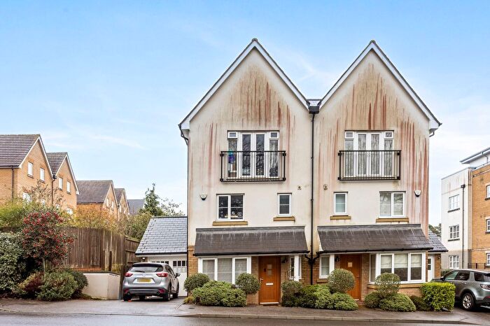 3 Bedroom Semi-Detached House For Sale In Renfields, Haywards Heath, RH16