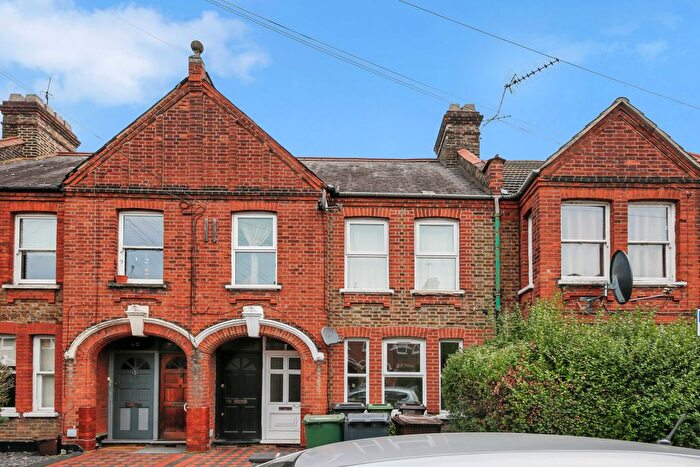 2 Bedroom Flat For Sale In Blyth Road, E17