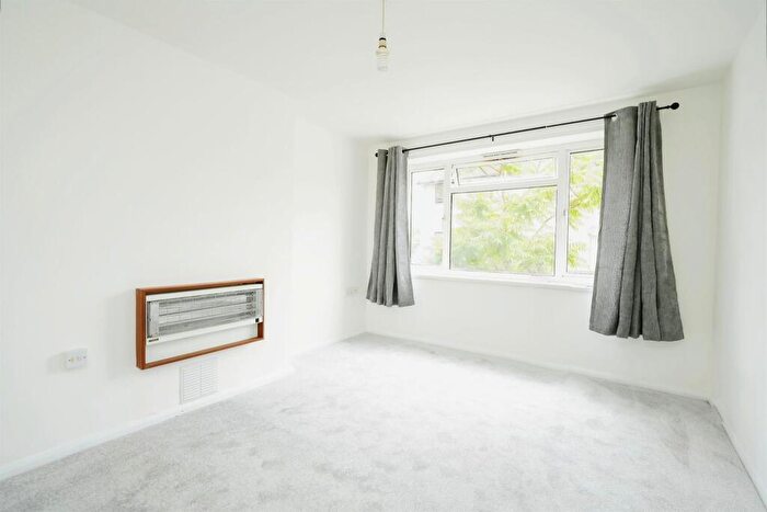 1 Bedroom Flat For Sale In Saye & Sele Close, Grendon Underwood, Aylesbury, HP18