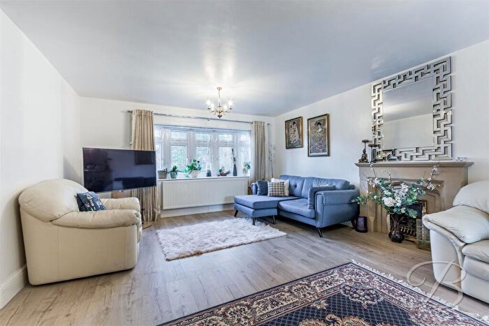 4 Bedroom Detached House For Sale In Summercourt Drive, Ravenshead, Nottingham, NG15
