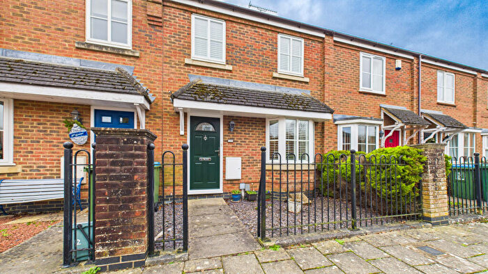 3 Bedroom Terraced House For Sale In Woodmans Croft, Aylesbury, Buckinghamshire, HP19