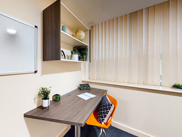 Studio To Rent In Bolton, BL1