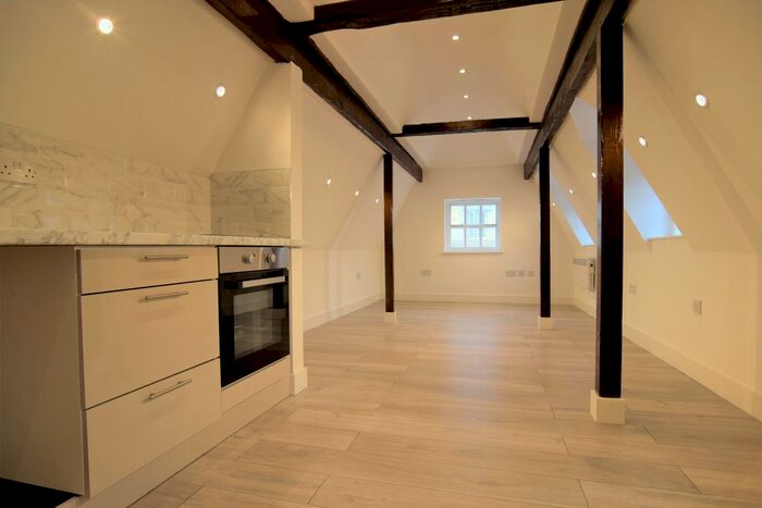 1 Bedroom Flat To Rent In Chapel Street, Billericay, CM12