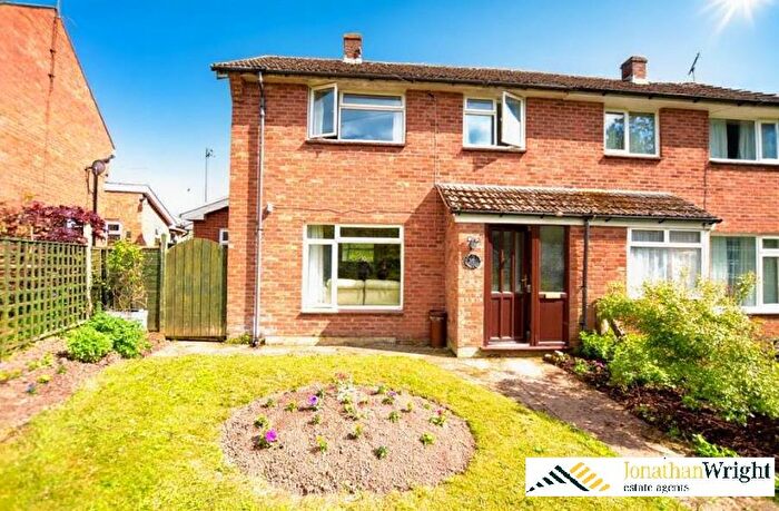 4 Bedroom Semi-Detached House For Sale In Lea View, Staunton-On-Arrow, HR6