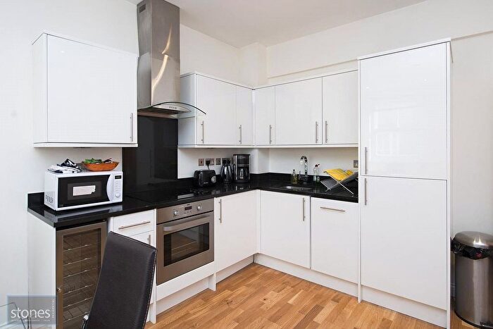 3 Bedroom Flat To Rent In Nottingham Place, Marylebone, London, W1U