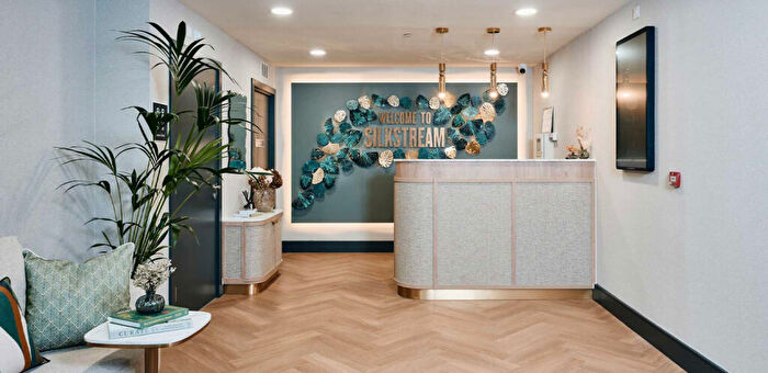 2 Bedroom Apartment To Rent In Silkstream, London, NW9