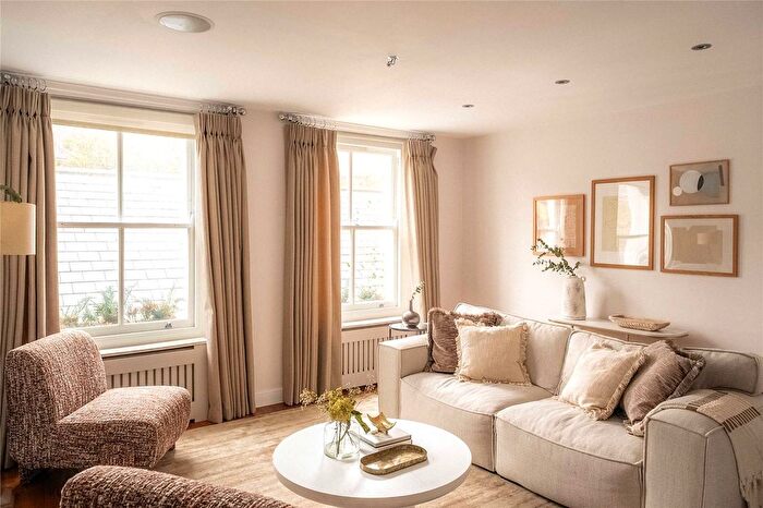 4 Bedroom Semi Detached House To Rent In Ansdell Terrace, Kensington, W8