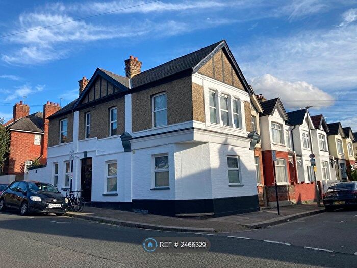 Studio To Rent In Chertsey Street, London, SW17