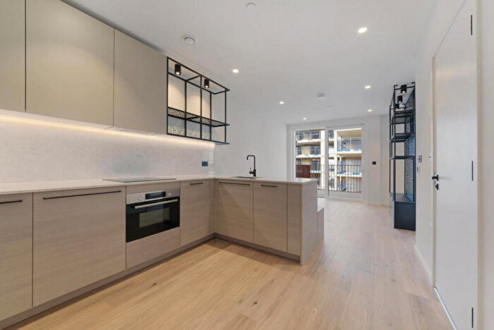 Studio To Rent In Iris House, Heron Quay, E14