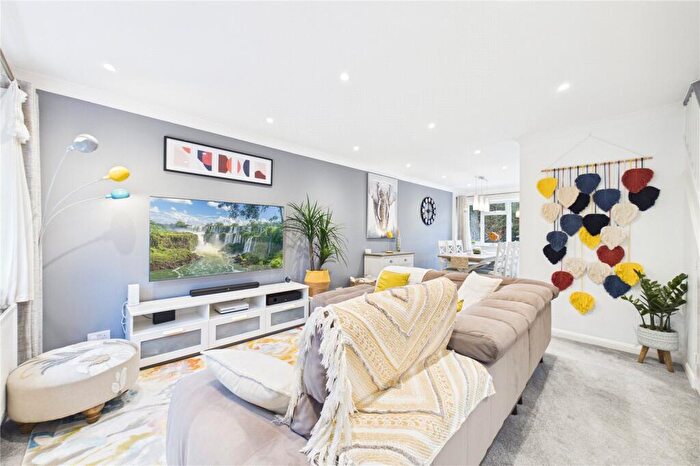 3 Bedroom Semi-Detached House For Sale In Pine Ridge Road, Burghfield Common, Reading, Berkshire, RG7