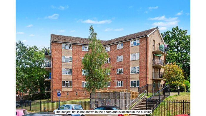 2 Bedroom Maisonette For Sale In Flat Hunters Hill, Burghfield Common, Reading, Berkshire, RG7