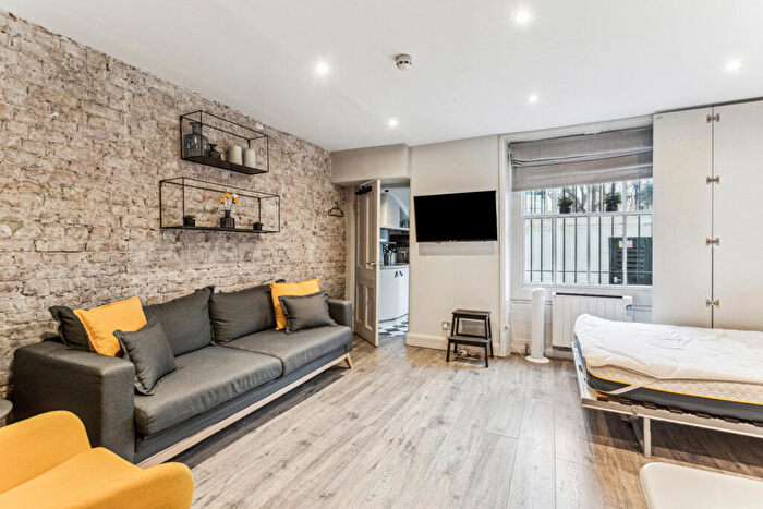 Flat To Rent In Oakley Square, Camden Town, NW1