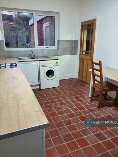 4 Bedroom Semi-Detached House To Rent In All Saints Road, Kings Heath, Birmingham, B14