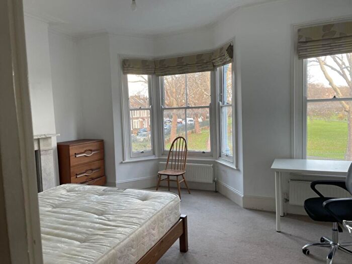 House To Rent In Scawen Road London, SE8
