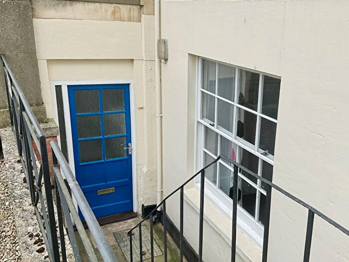 2 Bedroom Flat To Rent In Lansdown Crescent, Lansdown, Cheltenham, GL50