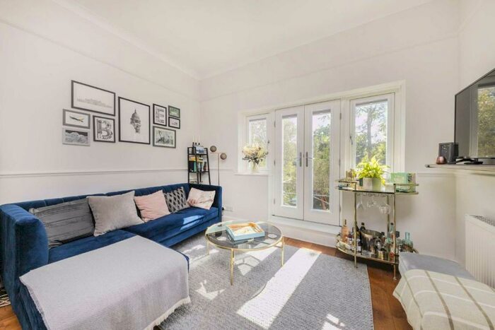 1 Bedroom Flat To Rent In Culverden Road, Balham, SW12