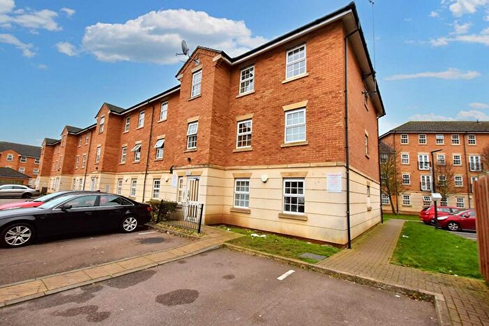 2 Bedroom Flat For Sale In Lion Court, Southbridge, Northampton, NN4