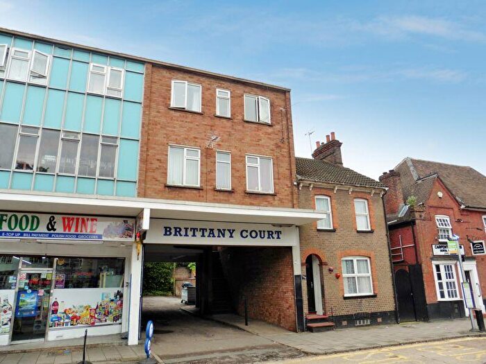 2 Bedroom Apartment For Sale In High Street South, Dunstable, LU6