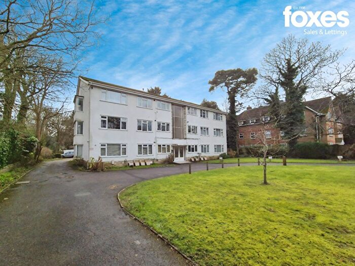 2 Bedroom Flat To Rent In Flat, Sandown Court, BH1