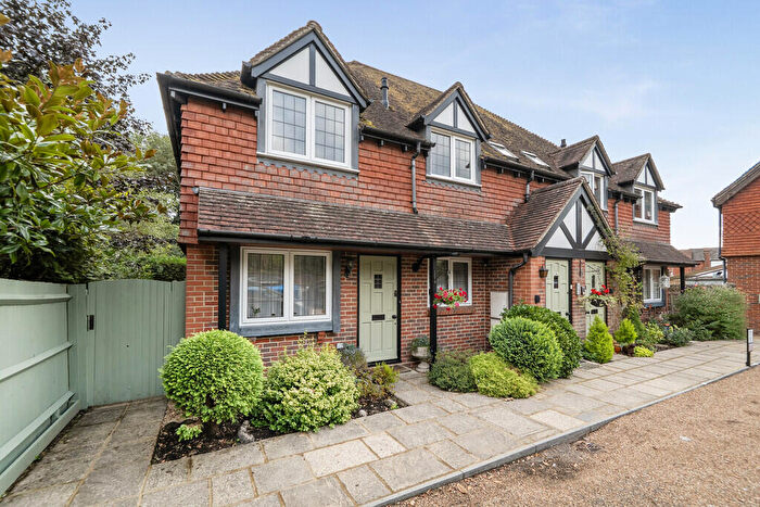 2 Bedroom Apartment For Sale In Storrington - Close To Local Shops, RH20